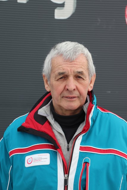 Peter Ehgartner ist Obmann des ESV Alten Maut und ermöglicht Menschen mit mentaler Beeinträchtigung Erfolgserlebnisse, die sie ohne Stocksport nicht hätten. | Foto: Edith Ertl