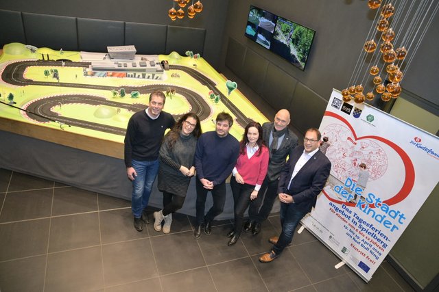 Präsentation der Kinderstadt am Red Bull Ring.