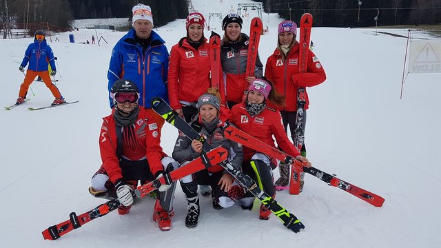 Das ÖSV-Technikteam mit Obdachs Trainingskoordinator Manfred Mühlthaler. | Foto: Schilift Obdach