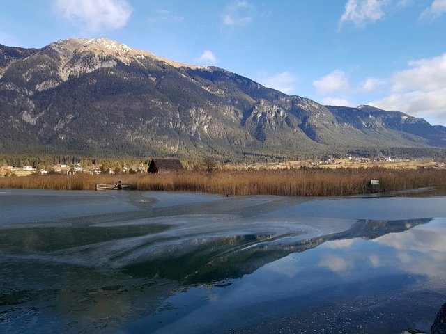 langsam friert auch der See