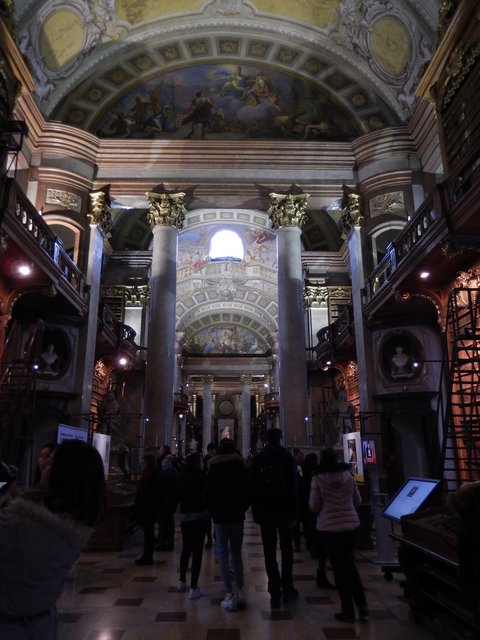 Der barocke Prunksaal der Österreichischen Nationalbibliothek