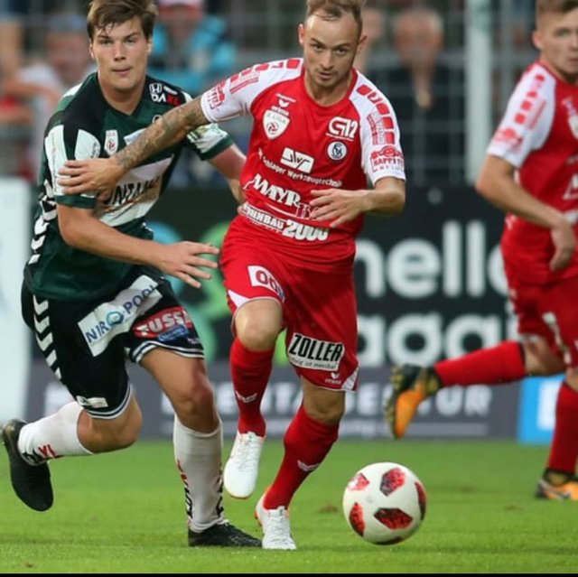 Gotthartsleitner (re. im Bild) kam im Herbst zu 5 Einsätzen in der 2. Liga.