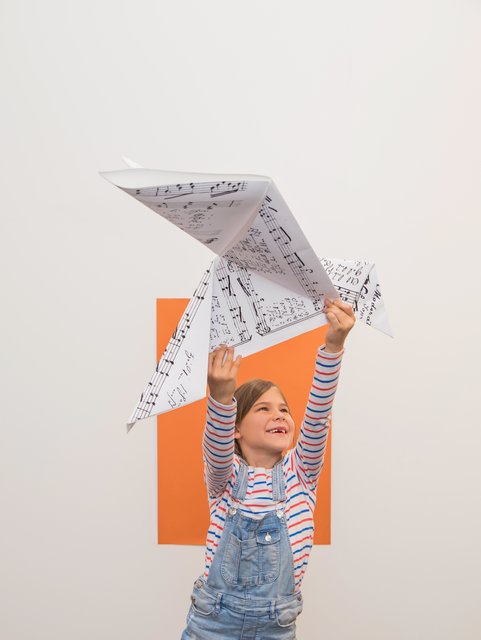 Das Museum bietet für die Kinder einen Workshop, während die Erwachsenen an der Sonderführung teilnehmen können.