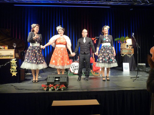 Mit Standing Ovations wurden die Cover Girls am Ende ihrer Weihnachtskonzertreihe von ihrem Publikum gewürdigt.