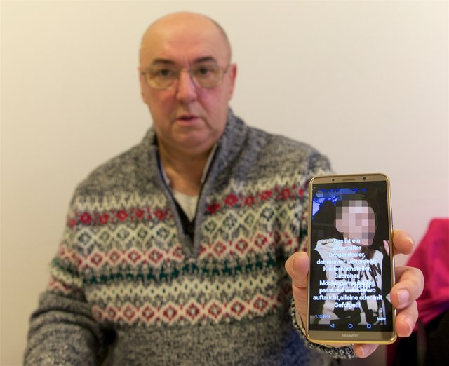 Karl Leitner warnt via sozialen Netzwerken vor einem mutmaßlichen Drogendealer, der seine Tochter belästigte.