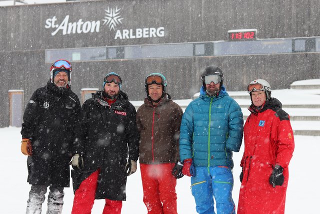 Generalsekretär Peter Mall, Pistenchef Simon Hafele, FIS Kontrolleur Isidor Grüner, ÖSV-Damentrainer Meinhard Tatschl und Rennleiter Hugo Bertsch (v.l.).