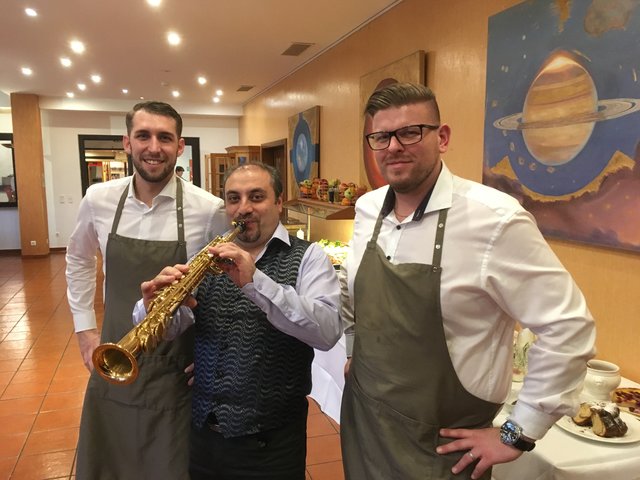 Lukas Hammerl (Hoteldirektor & Inhaber), Gerry Sax (Saxophonist), Alexander Heidinger (Leitung Seminare & Events)