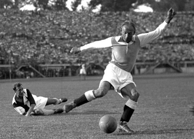 Die Rolle von Mathias Sindelar in der Nazizeit wird im neuen Buch über die Austria auch behandelt. | Foto: Fifa