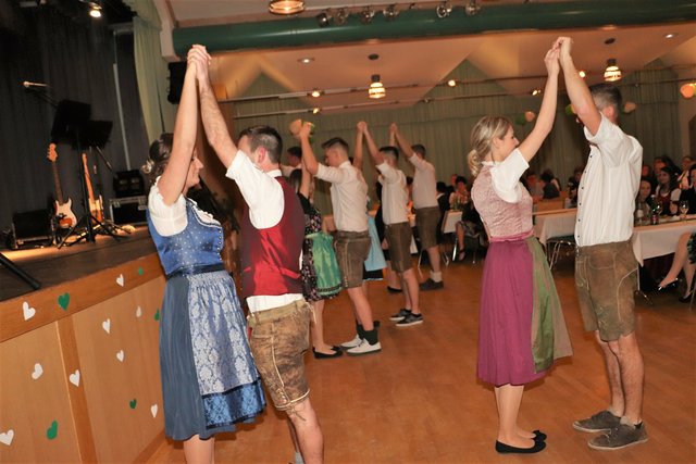 Auftanz der LJ Zettling | Foto: Edith Ertl