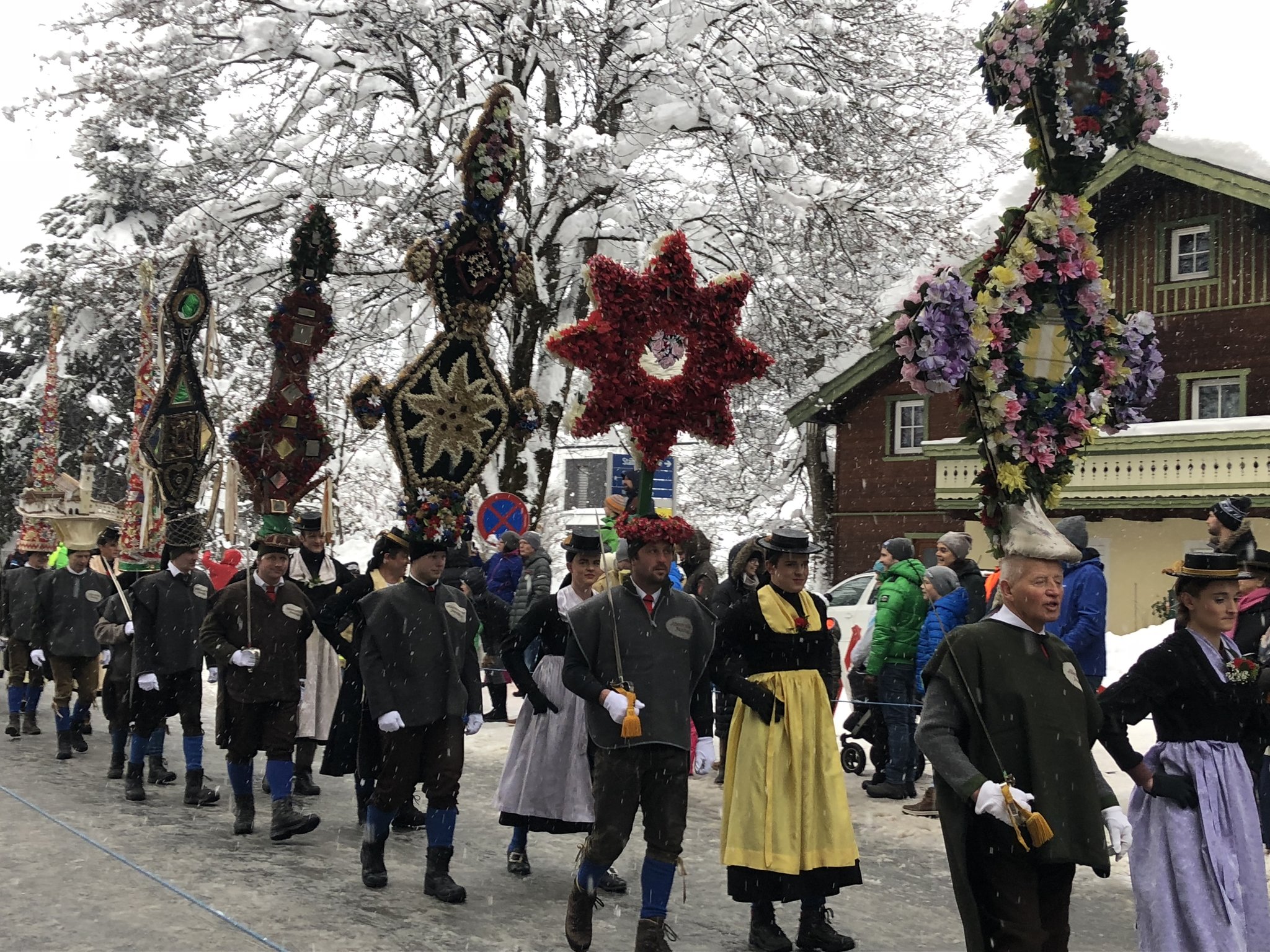 Perchtenlauf An Fried An Reim Und An Gsund Pongau