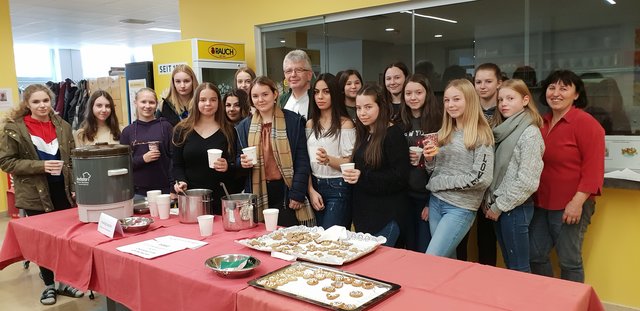 Das Team mit Professor Karl Hackl | Foto: Ahorner/HLW Perg