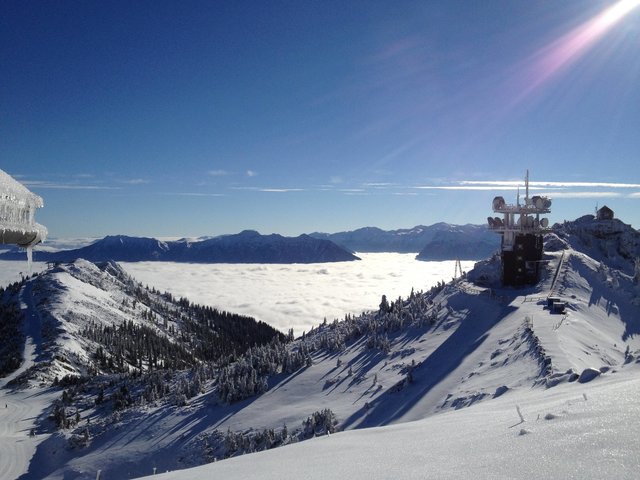 Aufgrund der anhaltenden Schneefälle bleiben die Hochkar-Alpenstraße und das Skigebiet gesperrt.