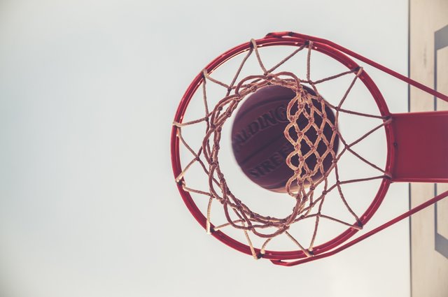 Symbolfoto: Die BK Dukes gewinnen gegen die Flyers Wels dank eines im ersten Viertel erkämpften Vorsprungs und feiern mit einem 76:86 ihren 10. Saisonsieg. | Foto: pixabay.com