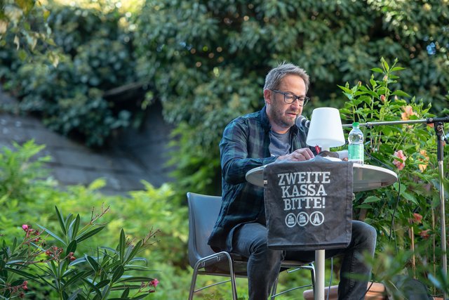 "Zweite Kassa bitte!": Ein literarisch-musikalisches Musikprojekt. | Foto: Mathias Reischer