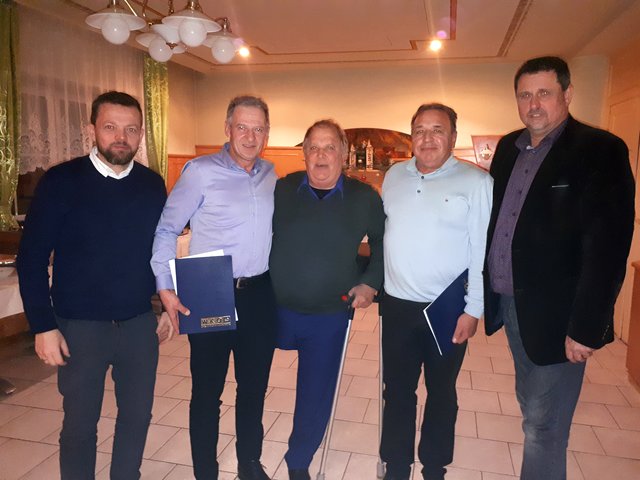 Bezirksstellenleiter Julius Gelles, Beriz Nezirovic, KR Raimund Hengl, Avdija Manjic, Christian Kauer (Gewerkschaft Bau Holz). | Foto: Gelles