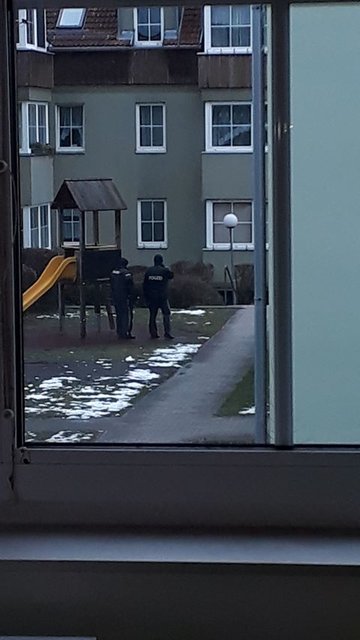 Ein Nachbar machte Fotos während des Polizeieinsatzes. | Foto: privat