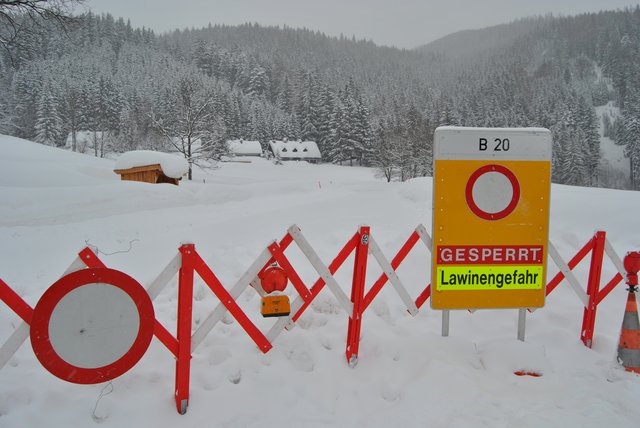 Die Schneemassen, welche etwa Salzburg und die Steiermark bewältigen müssen, sind enorm