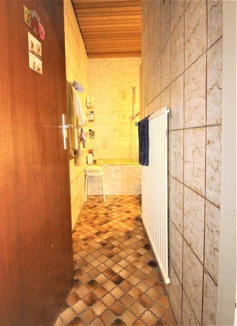 VORHER - Badewanne mit hoher Einstiegsbarriere | Foto: VitaBad GmbH