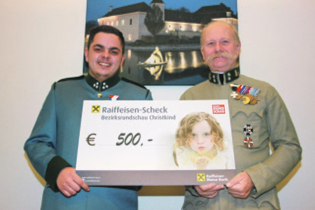 Stellvertretend für den Schützenkorps Traun übergaben Simon Kramer (li.) und Leopold Mayrhofer die Spende.