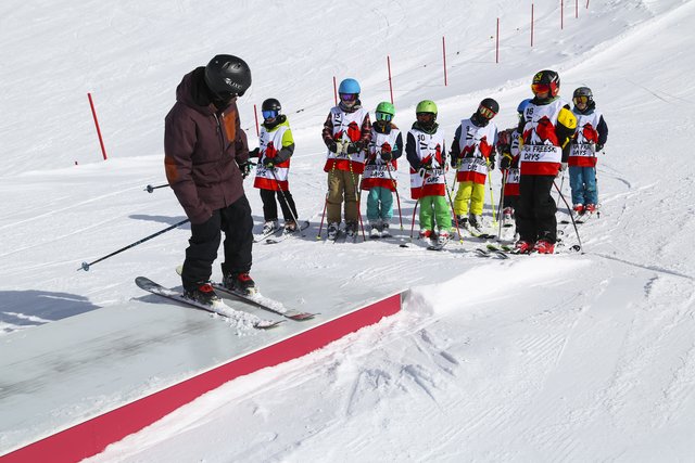 Die kostenlose Freeski Coaching Tour des ÖSV kommt nach Mayrhofen! Auch der Penken Park in Mayrhofen ist dieses Jahr Teil der Erfolgstour und wird am 19. Januar 2019 der Ort eines Austria Freeski Days sein.  | Foto: ÖSV Austria Freeski Days