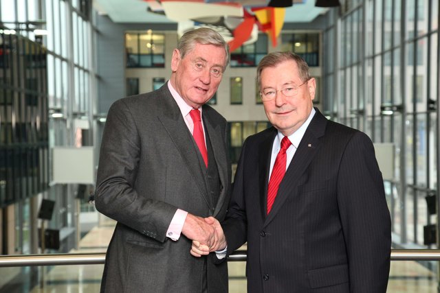 Ludwig Scharinger mit Ex-Vizekanzler Hannes Androsch. | Foto: RLB OÖ