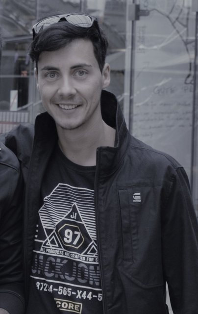 <f>Ricardo Föger</f> aus Silz ist heute glücklich verheiratet.