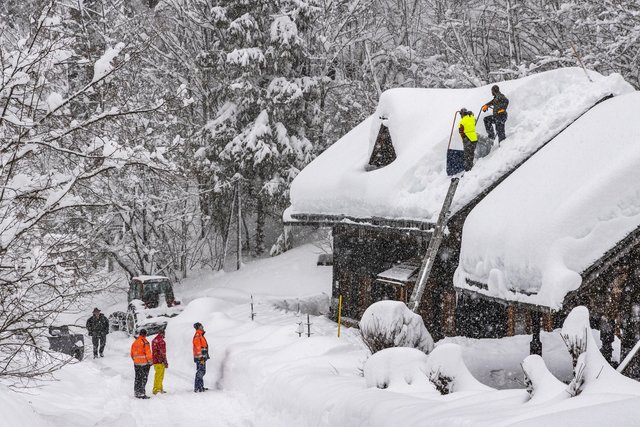 Im Steinbachtal in Göstling an der Ybbs versinkt man zurzeit komplett im Schnee. | Foto: Theo Kust