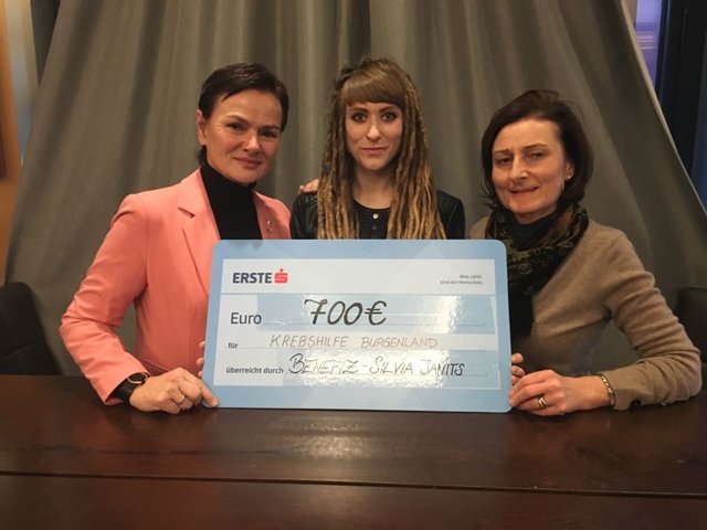 Spendenübergabe an die Krebshilfe Burgenland: Anita Wagner, Kerstin Janits (Tochter von Silvia Janits), Andrea Konrath  | Foto: Krebshilfe Burgenland