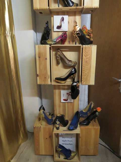 Schuhe werden hier nach Wunsch individuell veredelt | Foto: Jesse