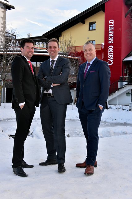 Ein Martin, zwei Stefans: Stefan Gollubits, Dir. Martin König und Stefan Schertler leiten die Geschicke des Casino Seefeld | Foto: Casino Seefeld
