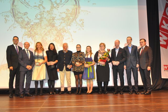 Menschen des Jahres, die Nägel mit Köpfen machten (mit C. Walser u. K. Lackner, li., G. Platter, re.). | Foto: Kogler