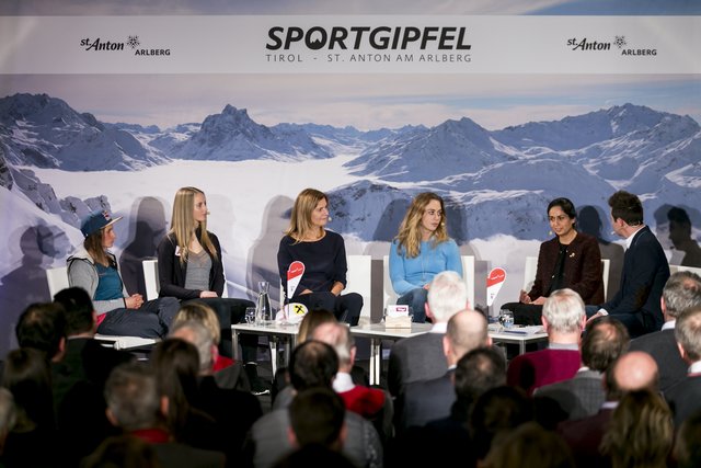 Beim 1. Sportgipfel Tirol - St. Anton am Arlberg standen "Pionierinnen in Männderdomänen" im Fokus. | Foto: Arlberg Kandahar Rennen/APA-Fotoservice/Hetfleisch
