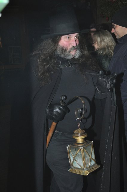 Der Ghostwalker Josef Tschida führte einen schaurig-unterhaltsamen Spaziergang samt Dinner im Laurenzi-Bräu durch Gleisdorf. | Foto: Laurenzi-Bräu 