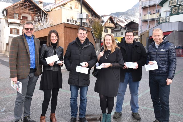 Wollen die Mobilität in den Mittelpunkt rücken: Fred Stecher, Krista Sommer, Bgm. Thomas Öfner, Ursula Faix, Georg Kapferer und Stephan Tischler