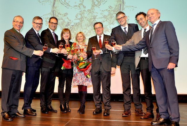 Prosit auf 2019 beim Empfang im K3; mittendrin LH Günther Platter, WK-Präsident Christoph Walser. | Foto: Kogler