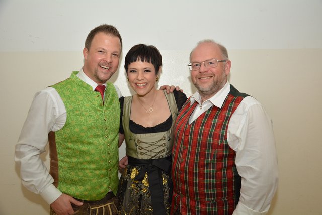 Cheforganisator Jörg Remschnig, Schlagerstar Francine Jordi, Obmann Hermann Posarnig