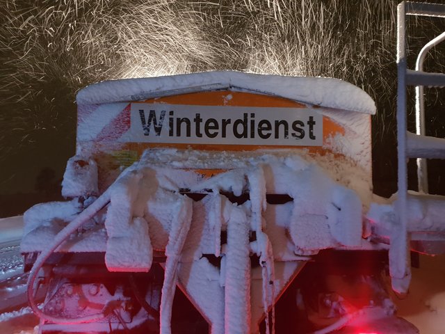 Der Winterdienst ist zur Zeit im Dauereinsatz.