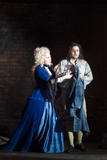 Kim-Lillian Strebel (Lady Harriet Durham), Ilker Arcayürek (Lyonel)  | Foto: © Werner Kmetitsch