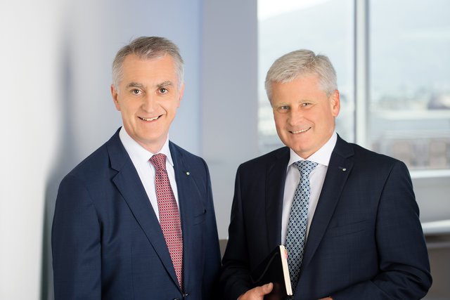 Die OÖ Wohnbau-Geschäftsführer Markus Rosinger und Ferdinand Hochleitner (v.l.).
