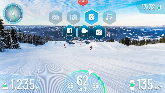 Am Visier kann der Nutzer zahlreiche visuelle Daten wie Geschwindigkeit, Höhenmeter und ein Navigationssystem abrufen.