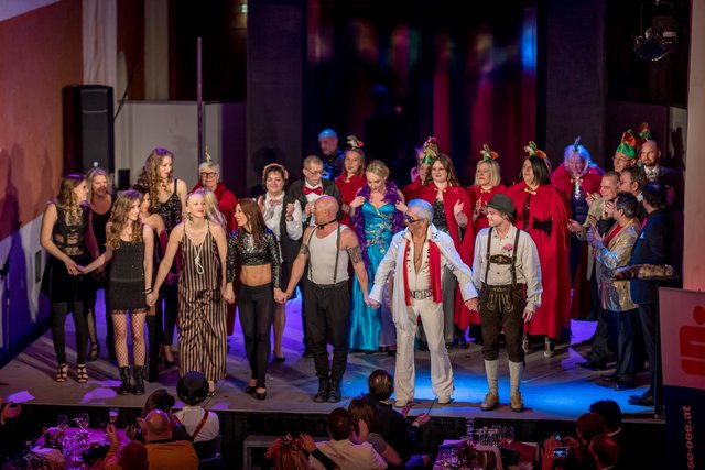 Impressionen vom Faschings-Revue 2018 in den Welser Minoriten. Das Motto des vergangenen Jahres lautete "Moulin Rouge".  | Foto: Rene Hauser