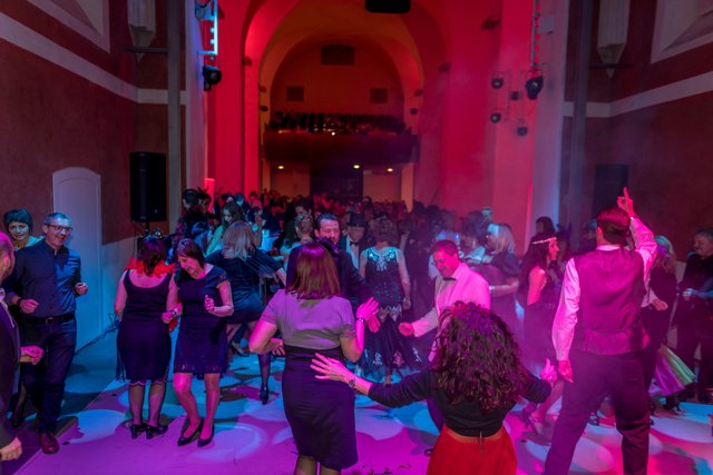Impressionen vom Faschings-Revue 2018 in den Welser Minoriten. Das Motto des vergangenen Jahres lautete "Moulin Rouge".  | Foto: Rene Hauser