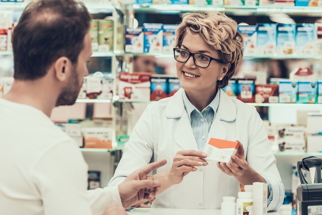 Jede Verpackungseinheit rezeptpflichtiger Arzneien wird bald anhand eines Sicherheitscodes eindeutig zu identifizieren sein. | Foto: VGstockstudio / Shutterstock.com