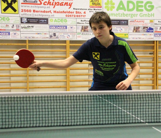 11jähriger Nachwuchsspieler Tobias Schütz spielt nach seinem Meisterschaftsdebüt im Oktober sehr erfolgreich und konnte in den letzten beiden Spielen jeweils zwei Einzelsiege verbuchen.