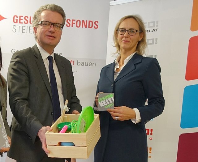 Mit "Xund und du" fit für 2019: LR Christopher Drexler und "Logo"-Chefin Uschi Theissl. | Foto: LOGO