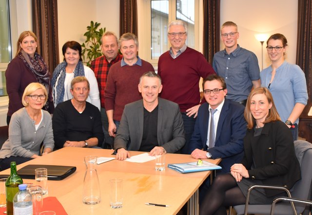 Barbara und Gerhard Schörgenhofer, Martin Leonhardsberger Hans-Jürgen Resel, Renate Reingruber; stehend: Gudrun Haas, Maria Gruber, Erwin Gindl, Walter Wieser, Anton Hikade, Johannes Baumgartner, Natalie Fuchs. | Foto: SG Mank