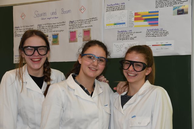 Die Schüler hatten auch im naturwissenschaftlichen Bereich viel Spaß und präsentierten das BRG interessierten Eltern und - derzeit noch - Volksschülern | Foto: BRG Spittal
