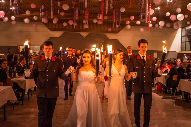 Eine stimmungsvolle Eröffnungspolonaise der FF Müllendorf wird auch heuer, am 26. Jänner, den Ballabend in Müllendorf einläuten. | Foto: FF Müllendorf