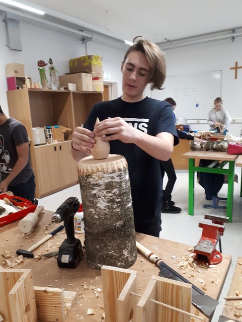 Eine hölzerne Kerze bildete den Abschluss des Projektes. | Foto: KK