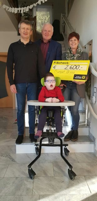 Spendenübergabe an Noah Frager